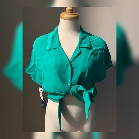 Aritzia Wilfred Free Tie-Front Irish Moss Mousse - Picture 1 of 6